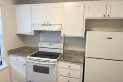 186 Dorchester Manor Boulevard photo 4