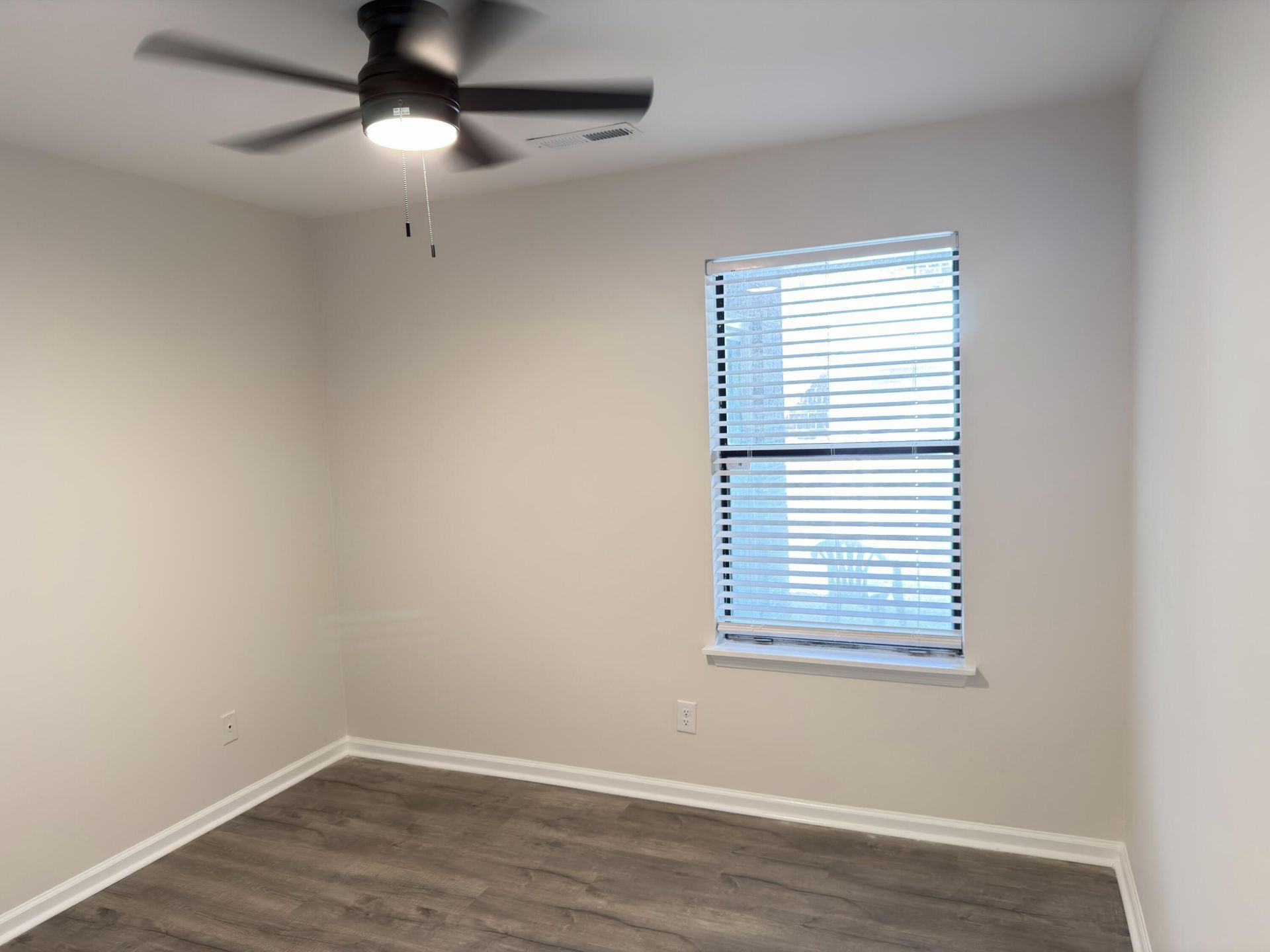 186 Dorchester Manor Boulevard Photo 7