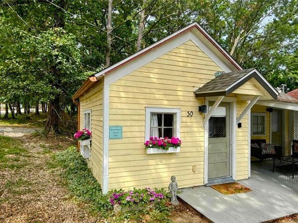 30 Kingshighway , Eureka Springs, AR 72632