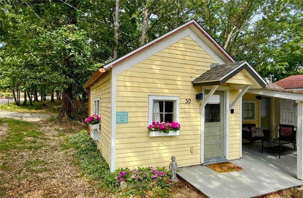 30 Kingshighway, Eureka Springs, AR 72632 Main Photo