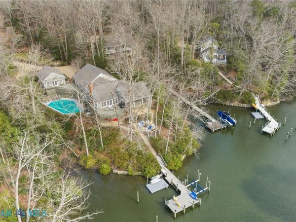 593 Glebe Road , Irvington, VA 22480