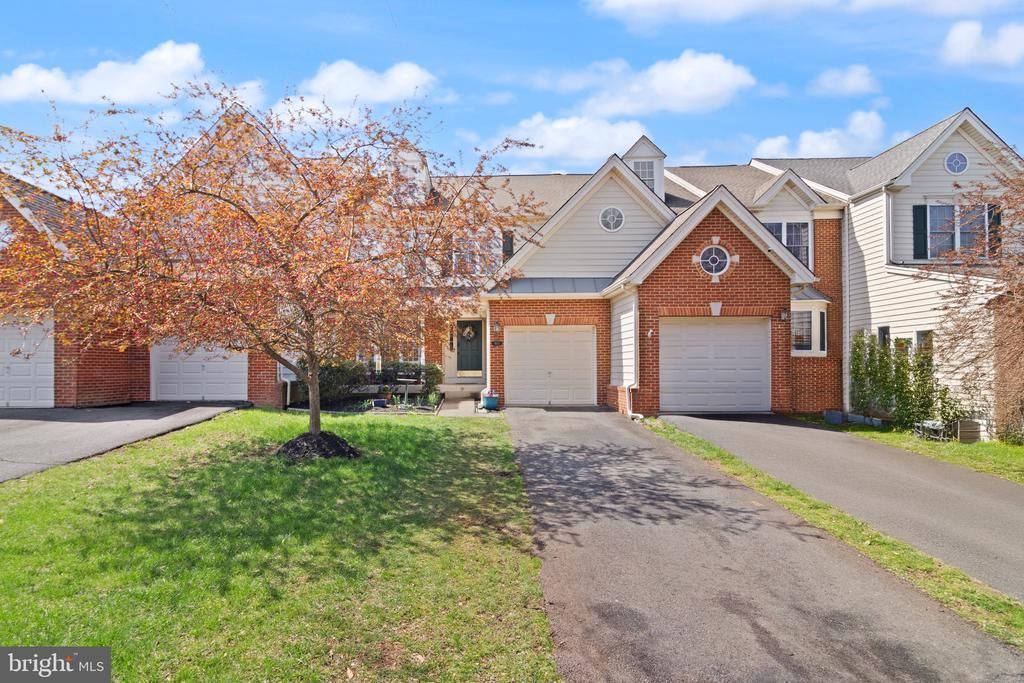 5652 Wheelwright Way, Haymarket, VA 20169 Main Photo