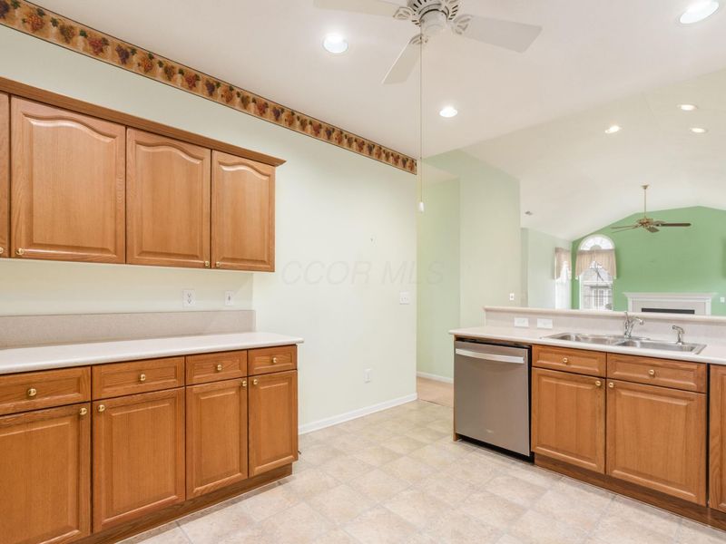 7585 Red Maple Place , Westerville, OH 43082 Photo 21