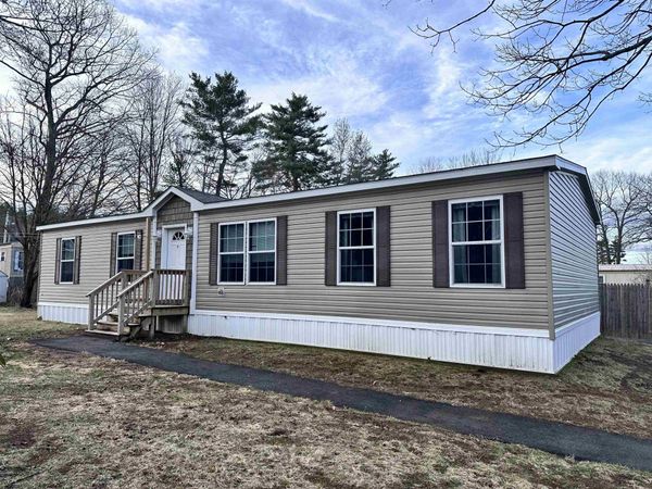20 Royal Crest Park, Rochester, NH 03867