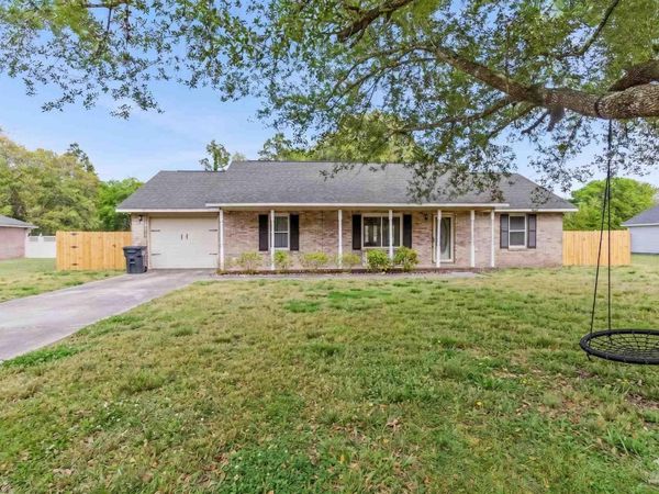 6332 Jason Dr, Milton, FL 32570