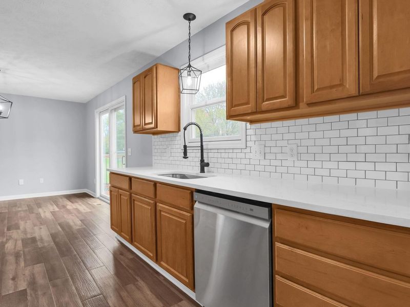 2460 Cherokee Drive , London, OH 43140 Photo 14