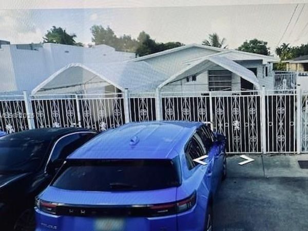 2373 NW 33rd St , Miami, FL 33142