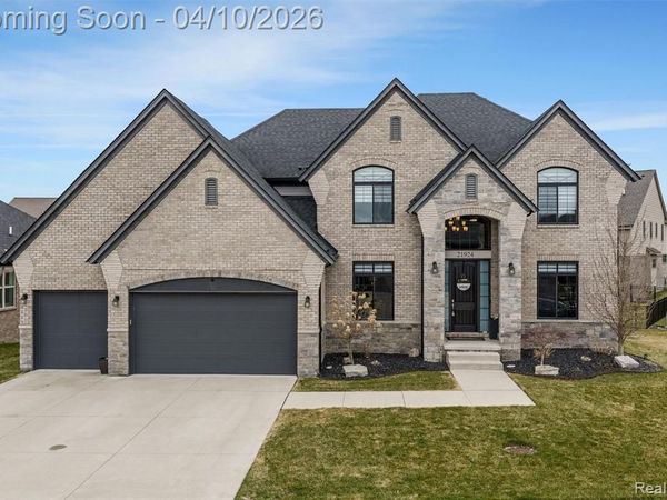 21924 E Majestic Drive , Macomb Twp, MI 48044