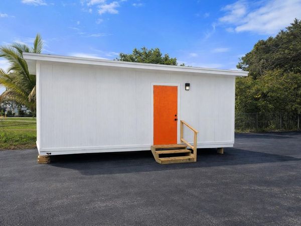 5635 W Hallandale Beach Boulevard, West Park, FL 00000