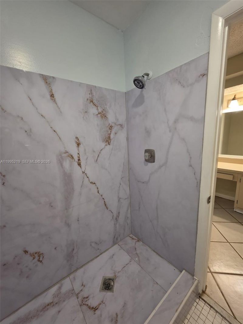 1752 NW 74th Ave, Unit 18, Plantation, FL 33313 Photo