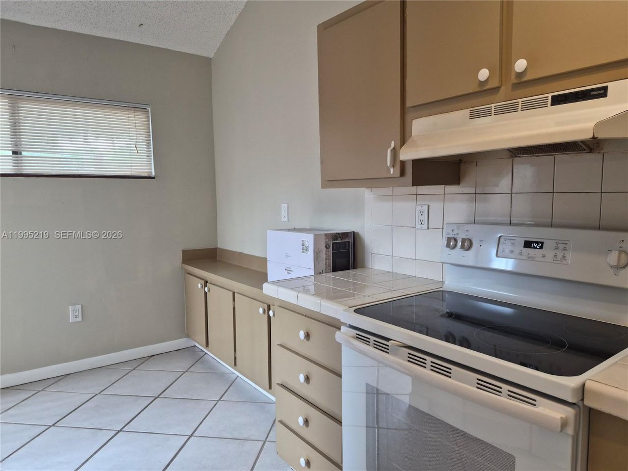 1752 NW 74th Ave, Unit 18, Plantation, FL 33313 Photo