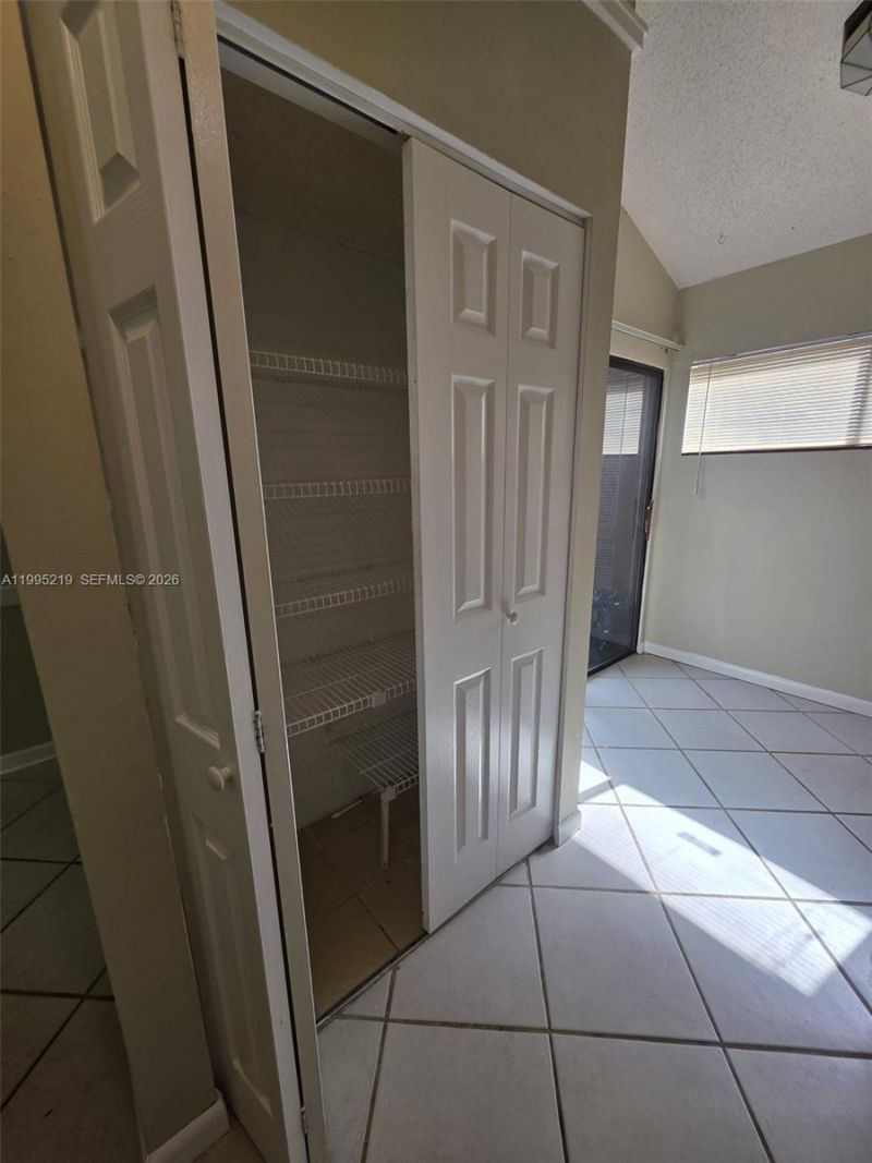 1752 NW 74th Ave, Unit 18, Plantation, FL 33313 Photo