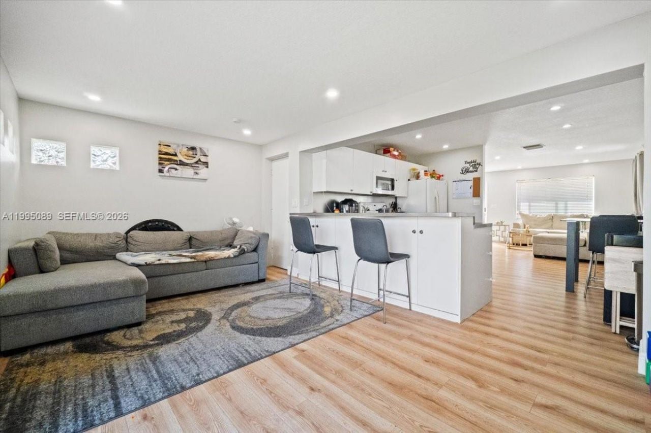 5402 NW 25th Ter , Tamarac, FL 33309 Photo