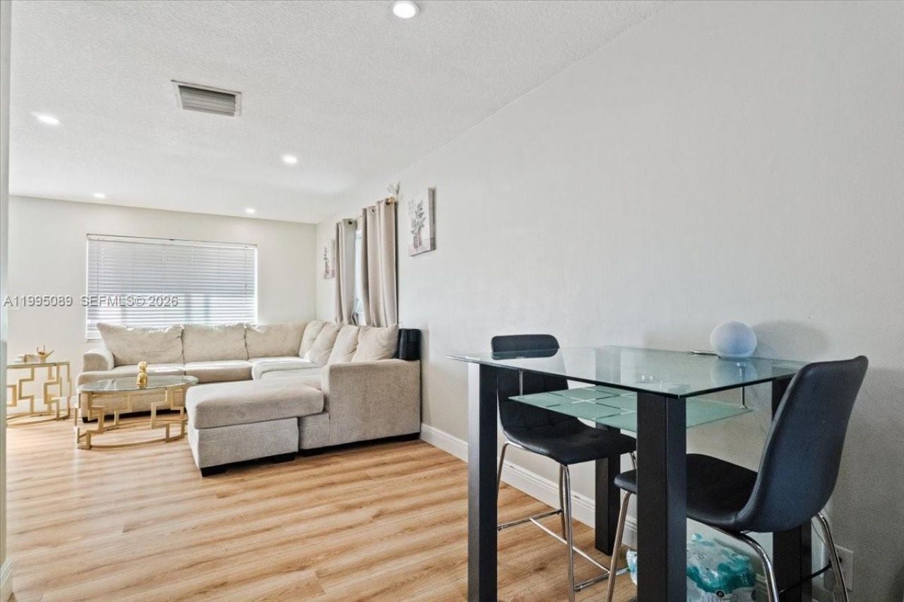 5402 NW 25th Ter , Tamarac, FL 33309 Photo