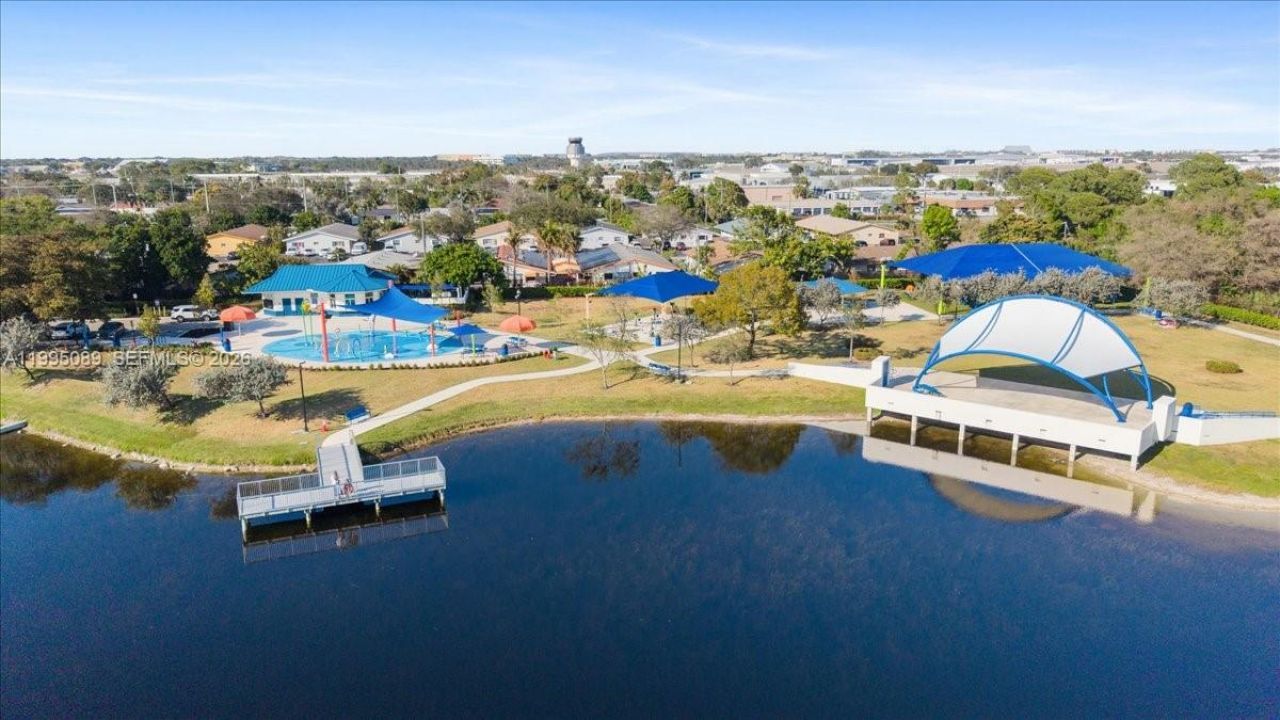 5402 NW 25th Ter , Tamarac, FL 33309 Photo