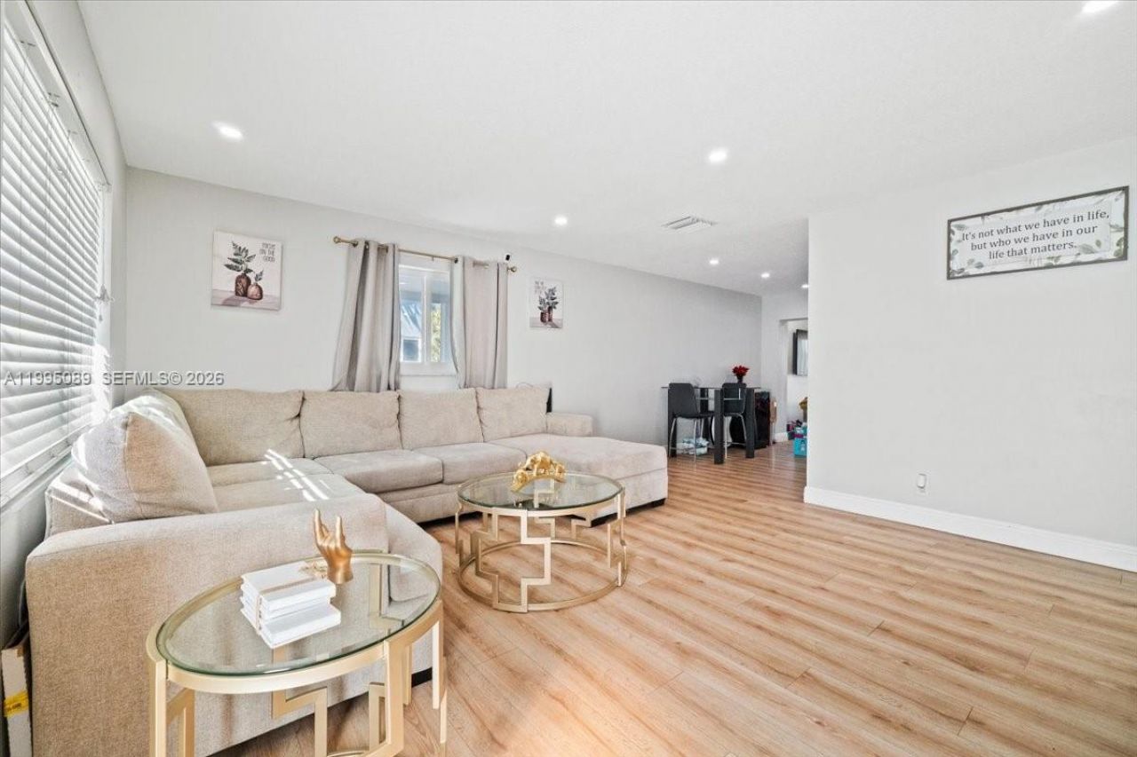 5402 NW 25th Ter , Tamarac, FL 33309 Photo