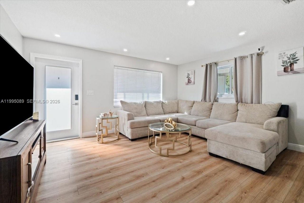 5402 NW 25th Ter , Tamarac, FL 33309 Photo