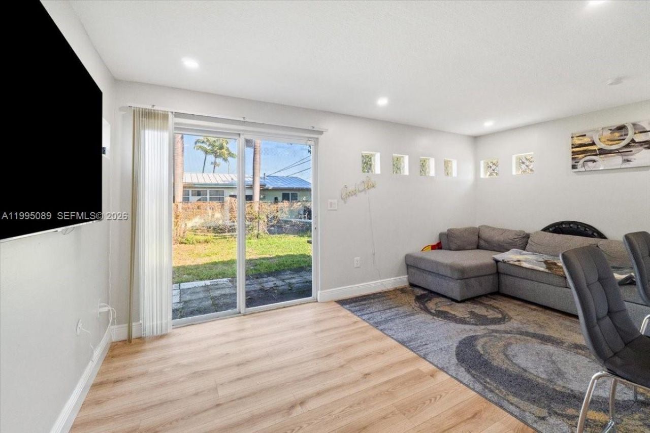 5402 NW 25th Ter , Tamarac, FL 33309 Photo