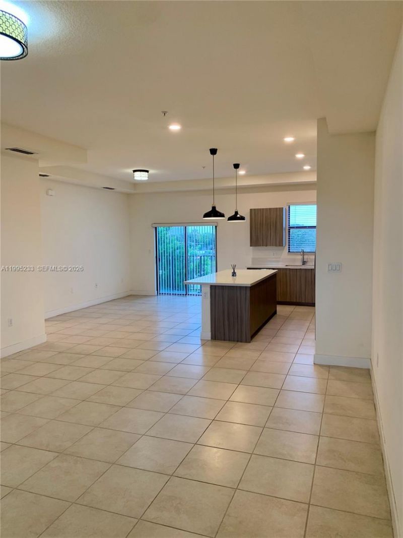 10455 NW 82nd St , Unit 33, Doral, FL 33178 Photo