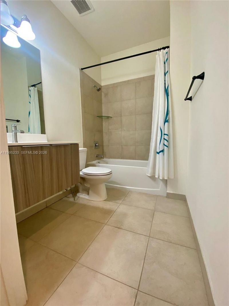 10455 NW 82nd St , Unit 33, Doral, FL 33178 Photo