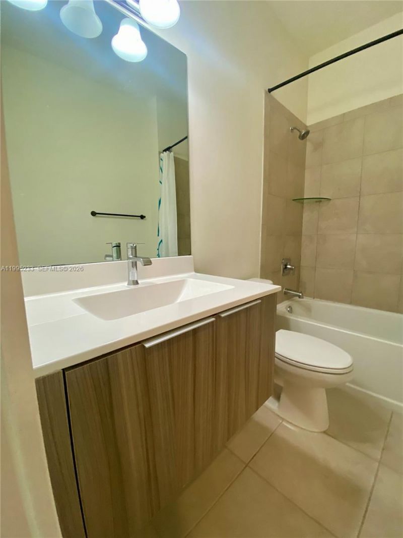 10455 NW 82nd St , Unit 33, Doral, FL 33178 Photo