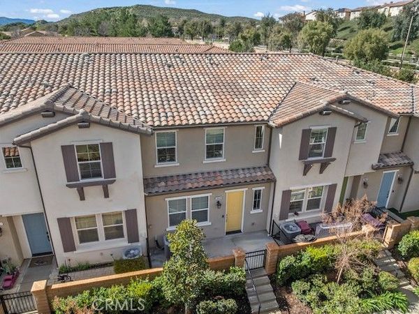 28649 Jardineras Drive, Valencia, CA 91354