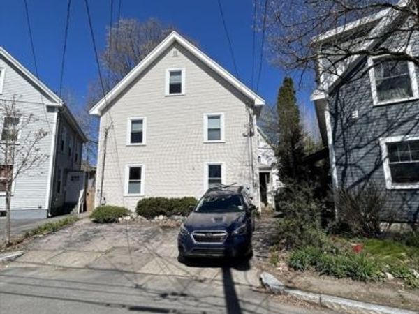 9 Crescent Square, Unit 00, Newton, MA 02458