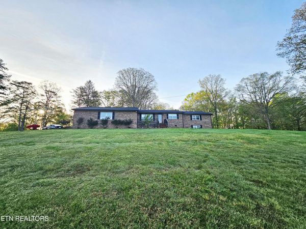 1050 Lawnville Rd, Kingston, TN 37763