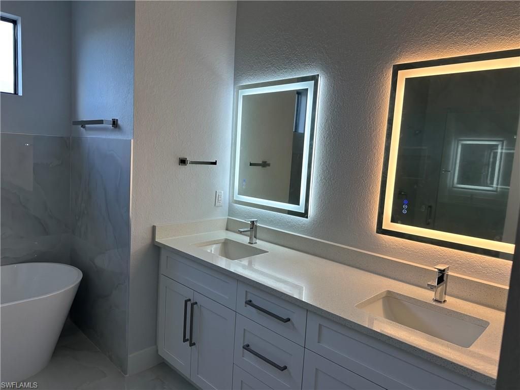 3516 SW 3rd St , Cape Coral, FL 33991 Photo