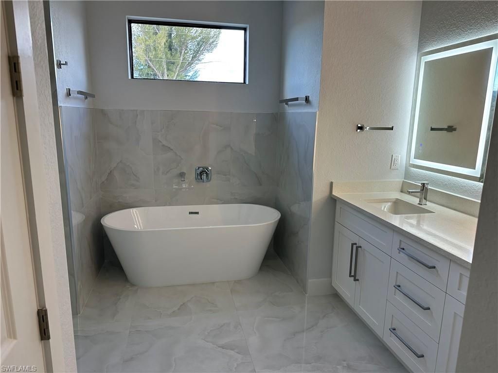 3516 SW 3rd St , Cape Coral, FL 33991 Photo