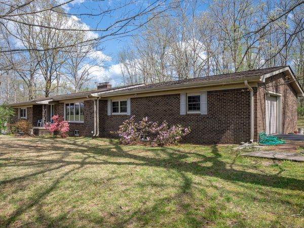 2809 Skyview Dr, Centerville, TN 37033