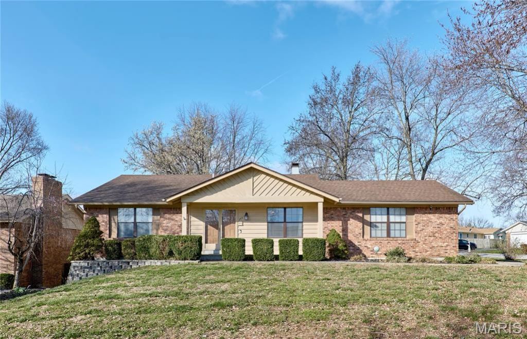 345 Rachels Trail , Saint Peters, MO 63376 Main Photo