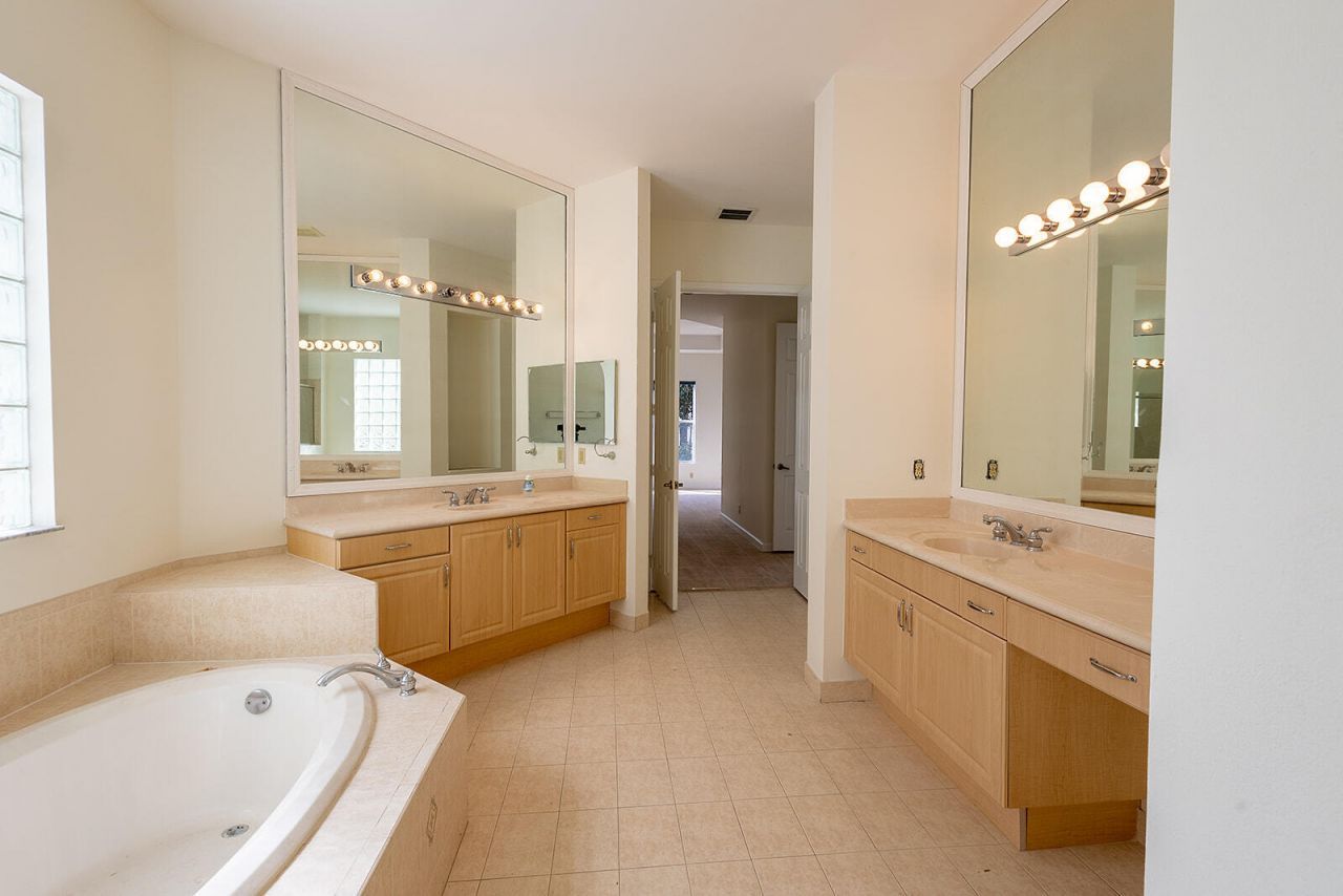 6428 Garden Court, West Palm Beach, FL 33411 Photo