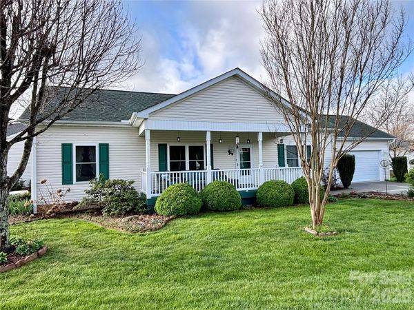 194 Beechnut Drive , Hendersonville, NC 28739