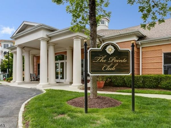 1403 Pointe Gate Dr, Livingston, NJ 07039