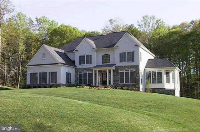 8220 Roseland Drive, Fairfax Station, VA 22039 Main Photo