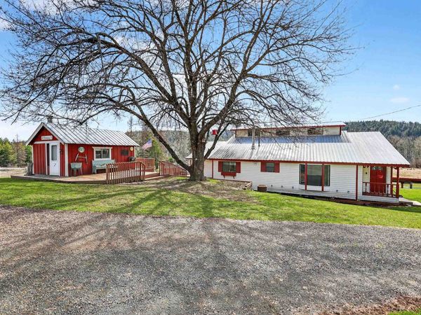 131 Country Ln, Newport, WA 99156