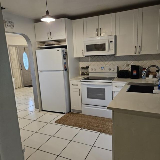 4325 NW 36th Way, Lauderdale Lakes, FL 33309 Photo