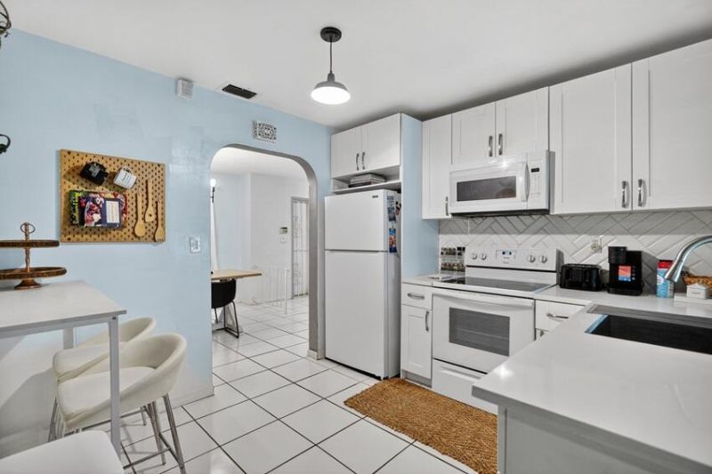 4325 NW 36th Way, Lauderdale Lakes, FL 33309 Photo
