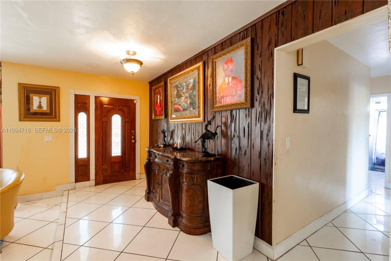 780 NE 155th St , Miami, FL 33162 Photo