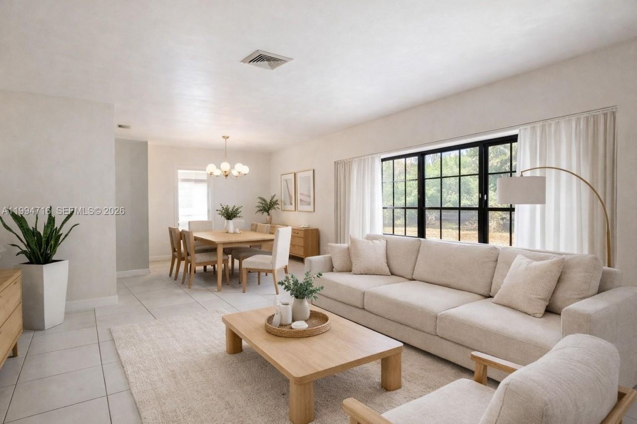 780 NE 155th St , Miami, FL 33162 Photo