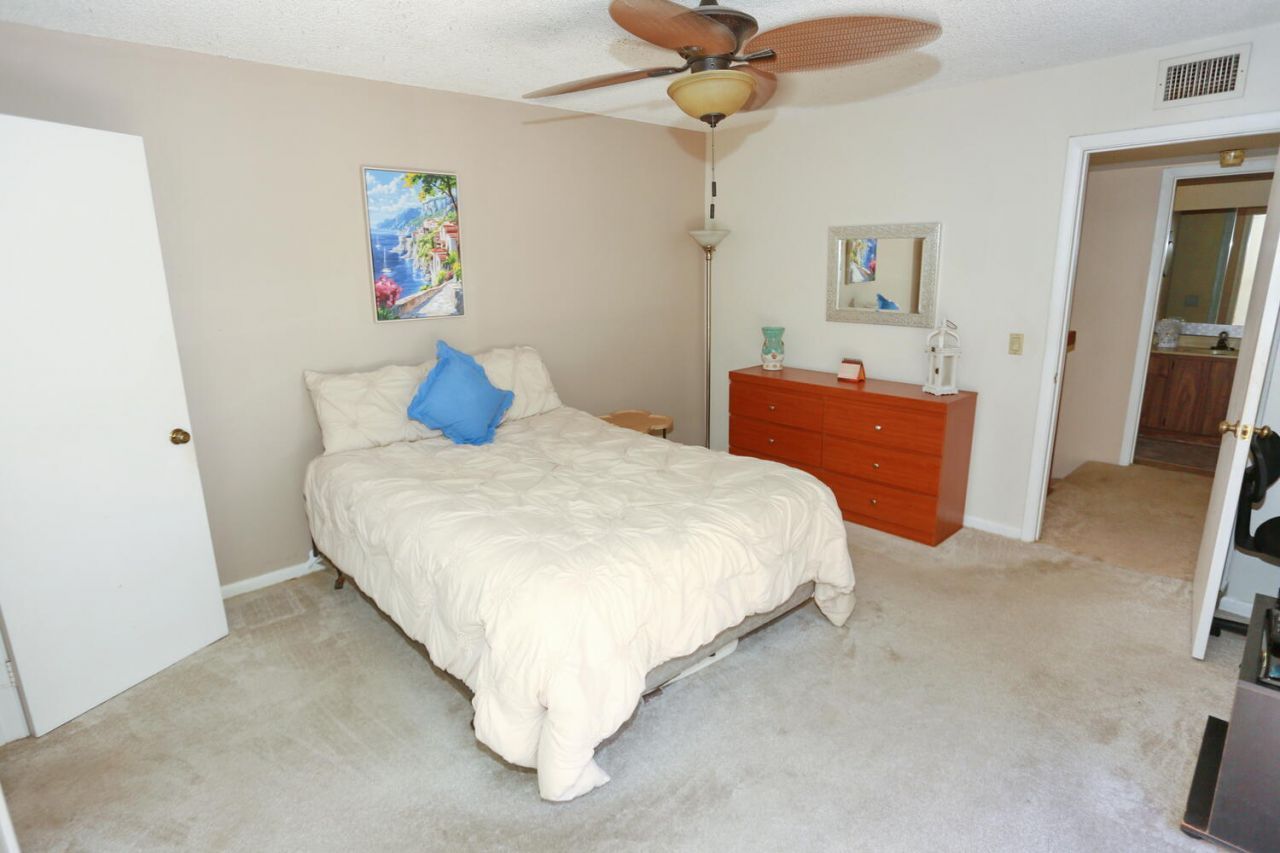 325 3rd Way, West Palm Beach, FL 33407 Photo