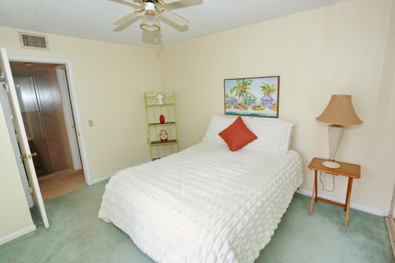 325 3rd Way, West Palm Beach, FL 33407 Photo