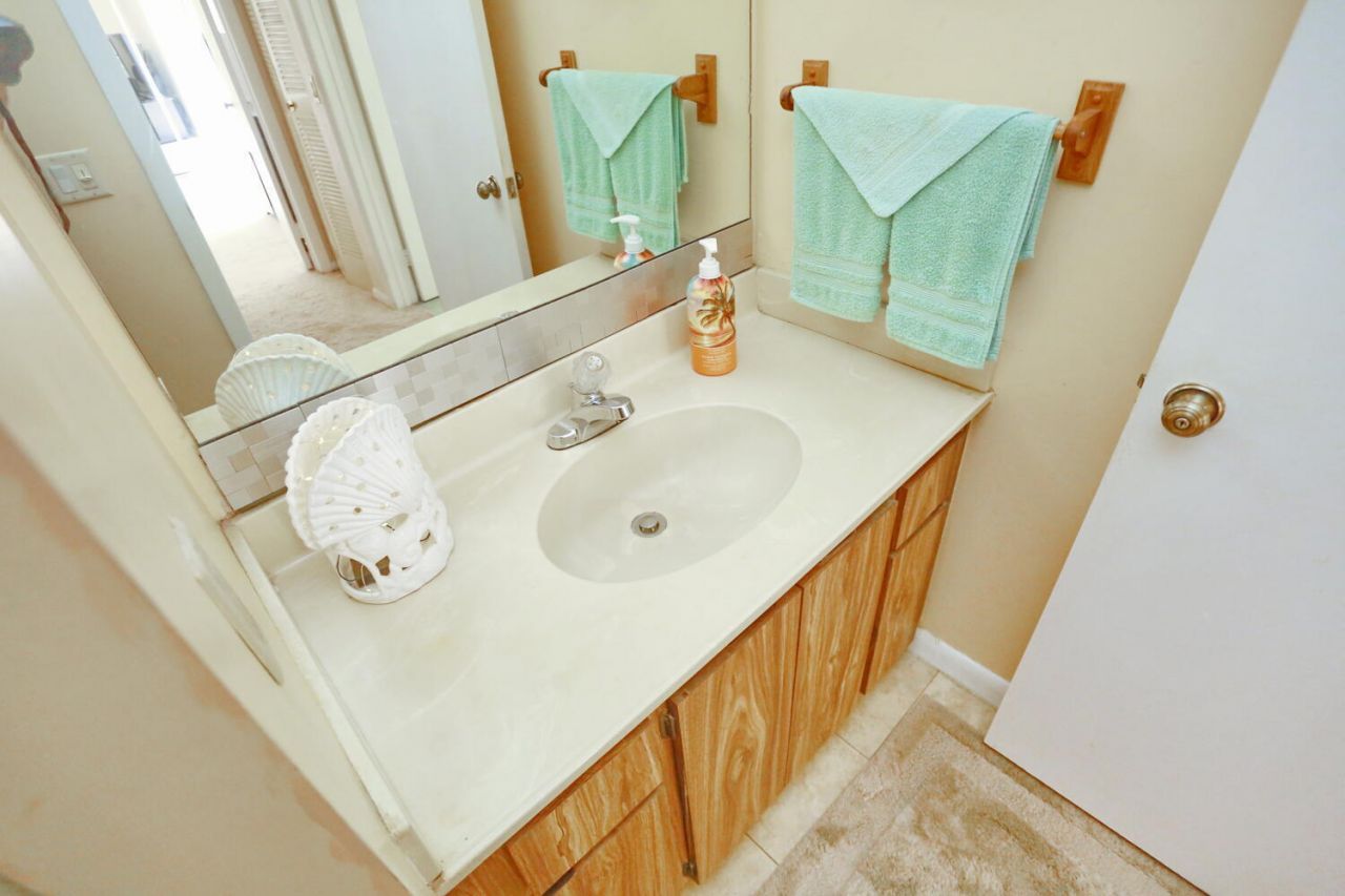 325 3rd Way, West Palm Beach, FL 33407 Photo