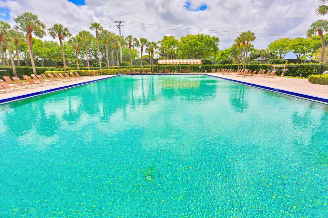 325 3rd Way, West Palm Beach, FL 33407 Photo