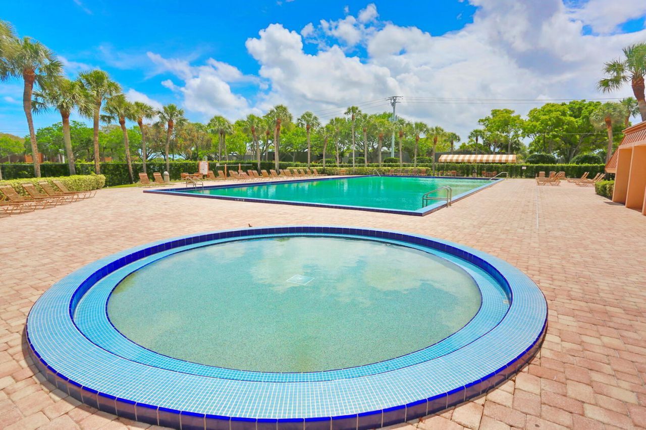 325 3rd Way, West Palm Beach, FL 33407 Photo