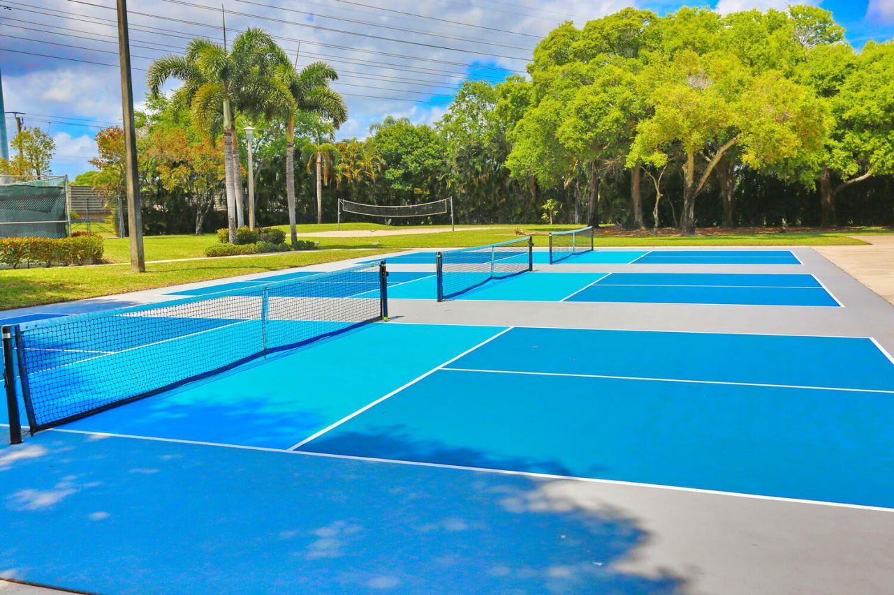 325 3rd Way, West Palm Beach, FL 33407 Photo