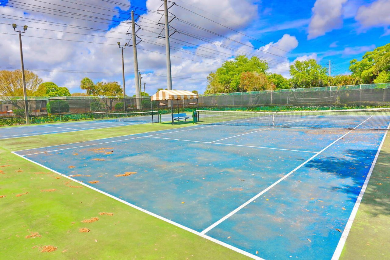 325 3rd Way, West Palm Beach, FL 33407 Photo