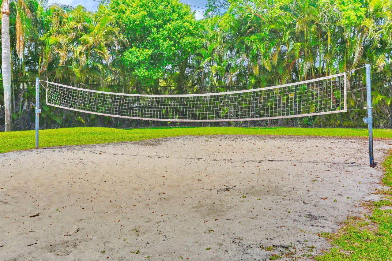 325 3rd Way, West Palm Beach, FL 33407 Photo