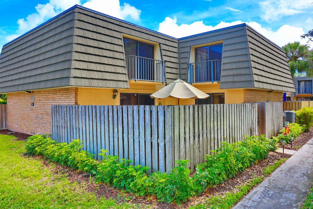 325 3rd Way, West Palm Beach, FL 33407 Photo